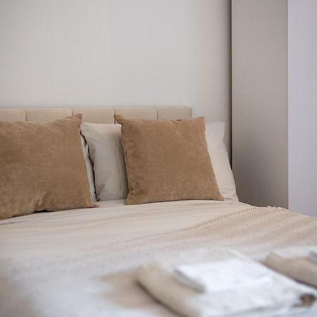 Aryas Apartments London Edgware Екстериор снимка