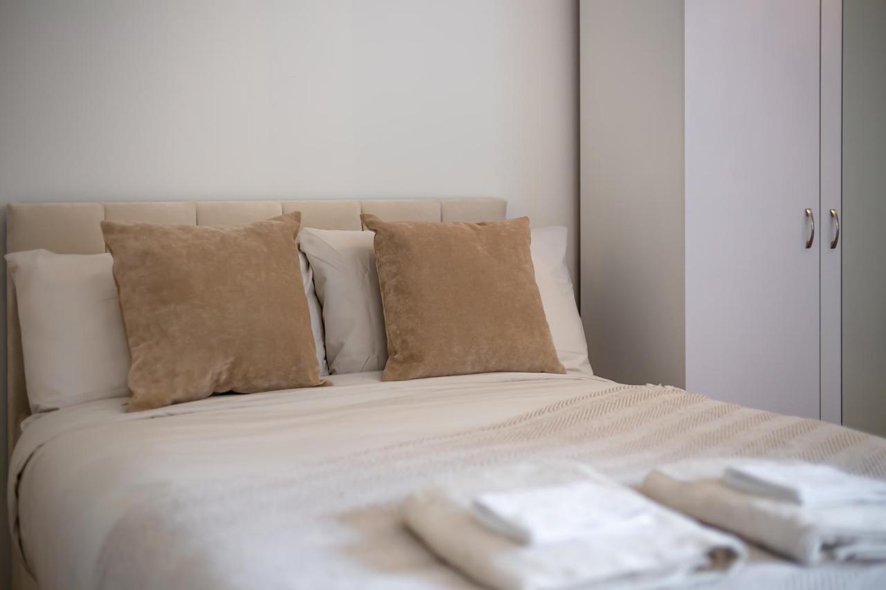 Aryas Apartments London Edgware Екстериор снимка