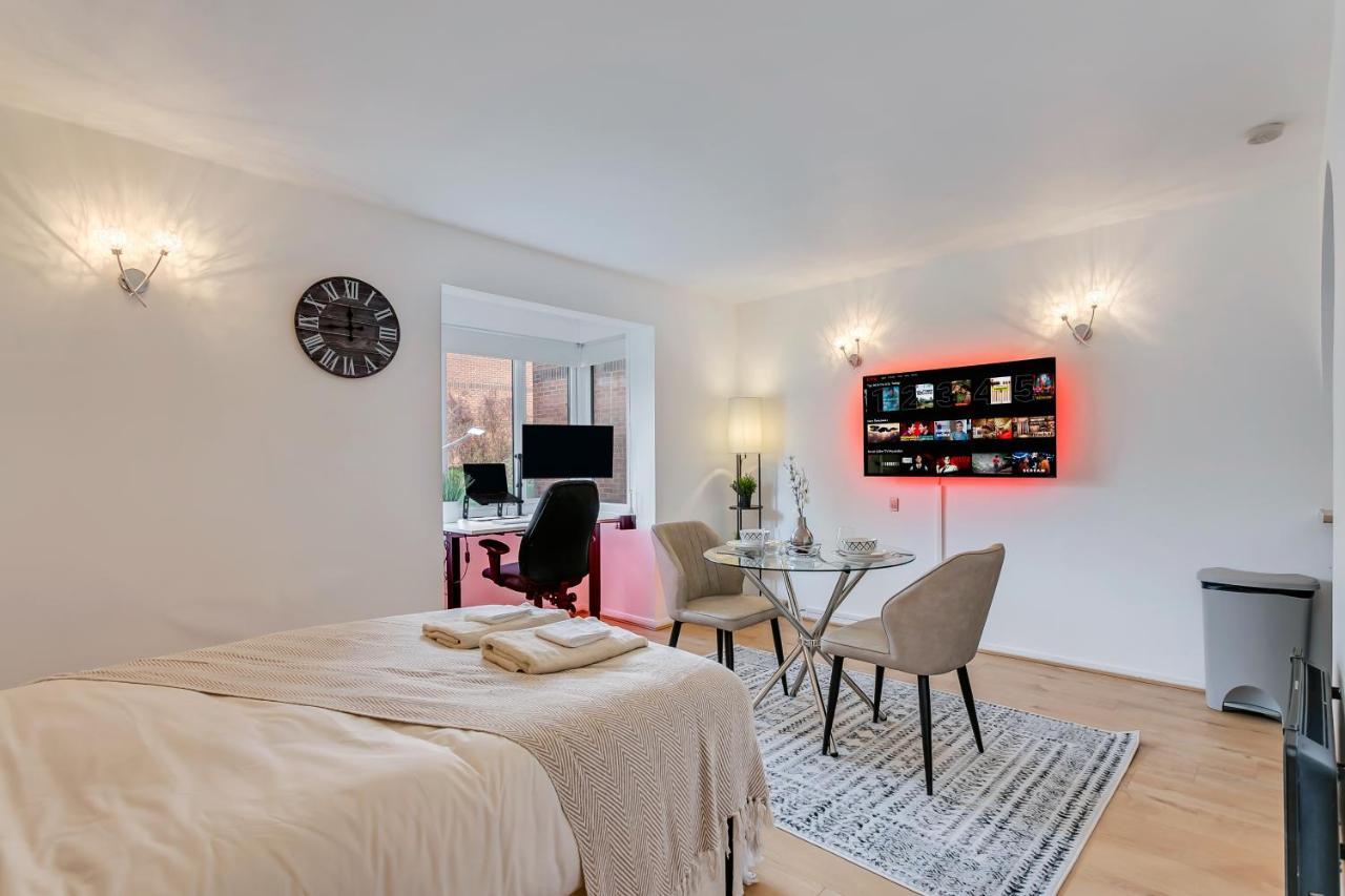 Aryas Apartments London Edgware Екстериор снимка